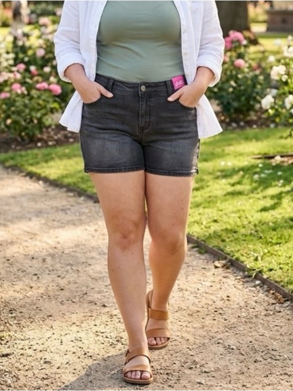 💚Black Denim Women’s Shorts Size 16